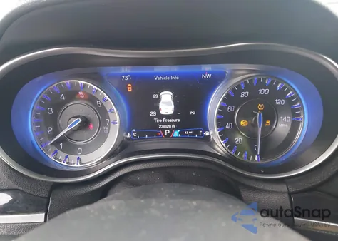 2018 Chrysler 300 Limited z USA, uszkodzony, nr VIN 2C3CCAEG2JH142688